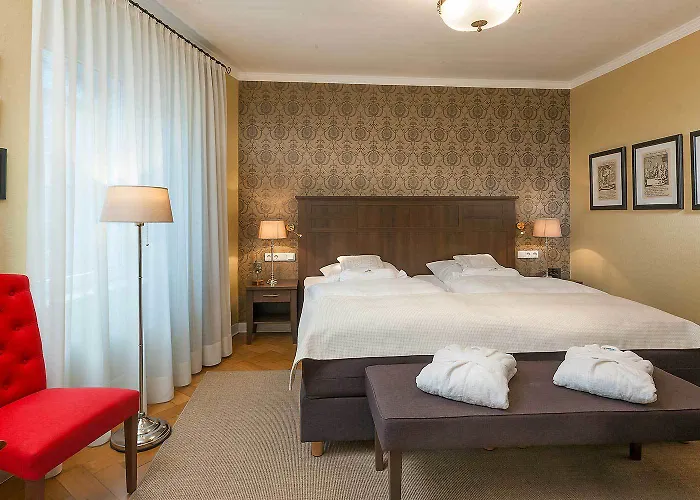 Boutique-hotel Moseltor 3* 特拉本特拉巴赫